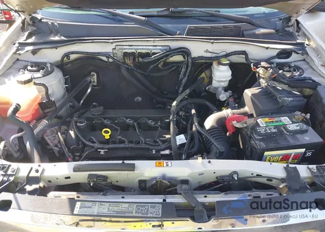 2012 Ford Escape Xls z USA, uszkodzony, nr VIN 1FMCU0C71CKB53291